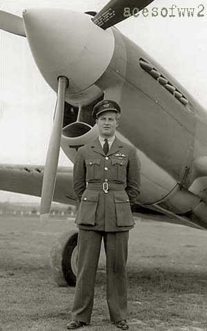 Dal Russel in front of a P-40